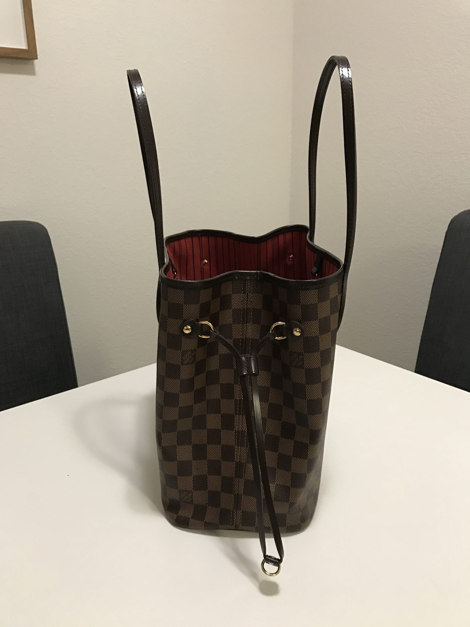 ✨Gently used neverfull mm. As is - some wear to leather trim